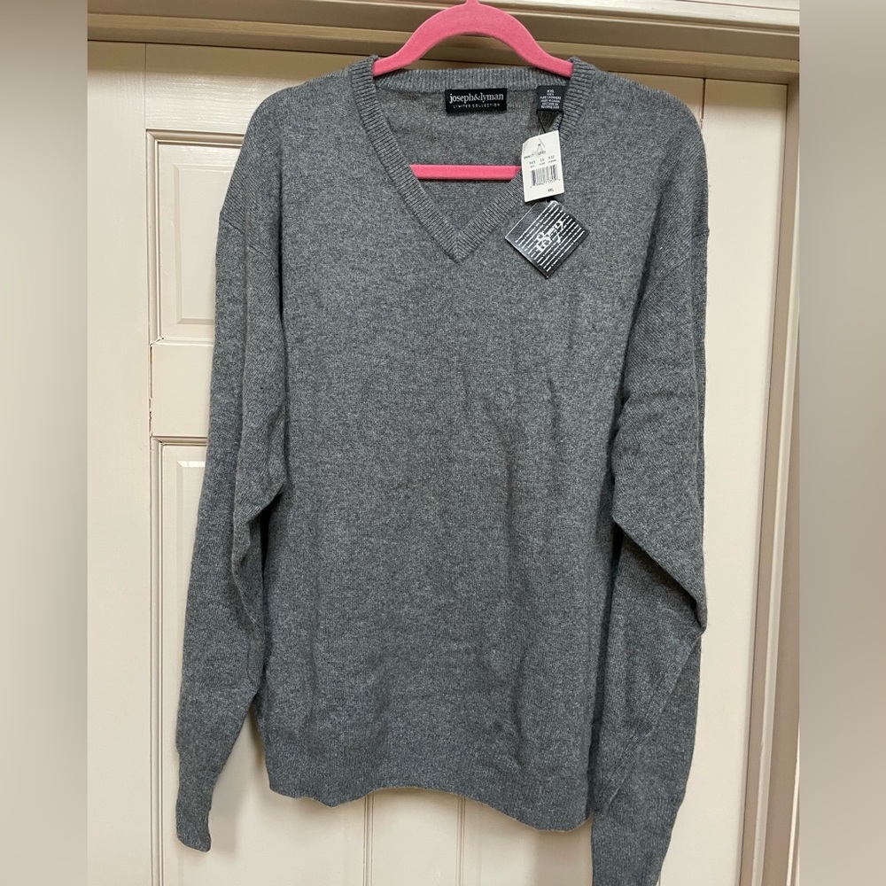 Men’s cashmere sweater
